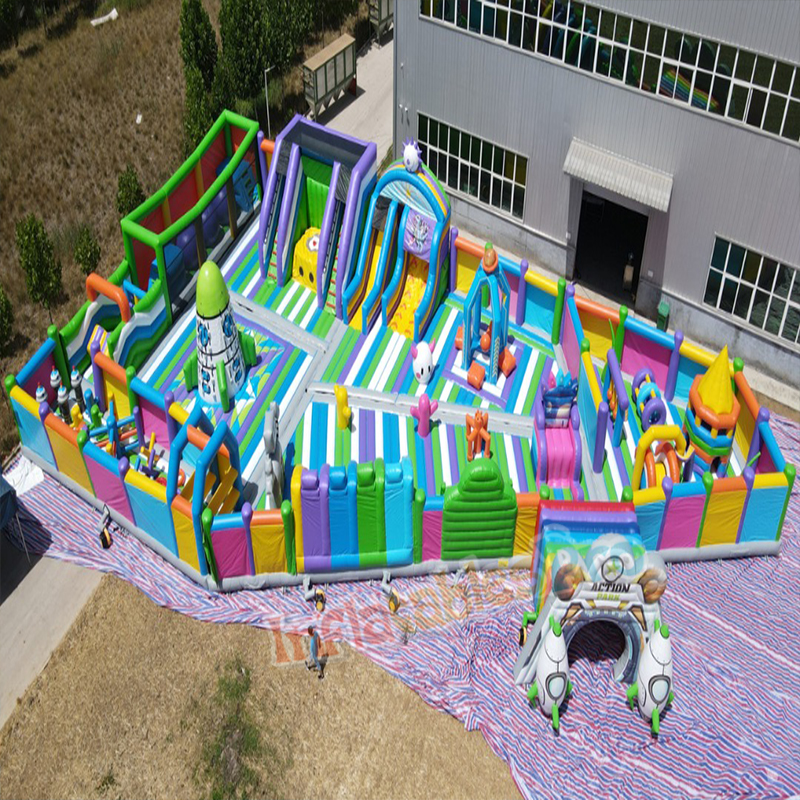 Parque Gigante Aventura Foguete Espacial